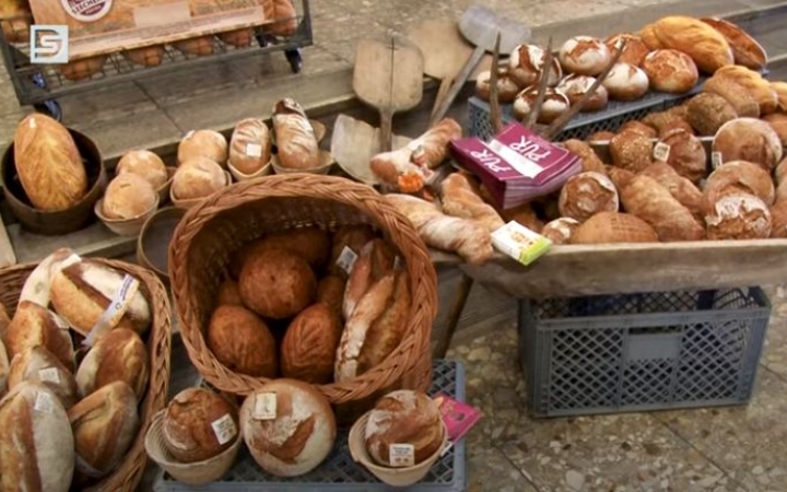 DSTV: ünnepre hangolva mindennapi kenyerünkről