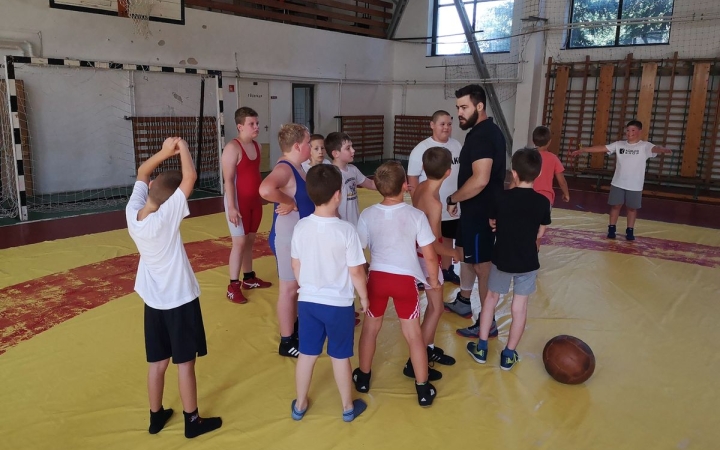 Edzőtáboroztak a birkózók