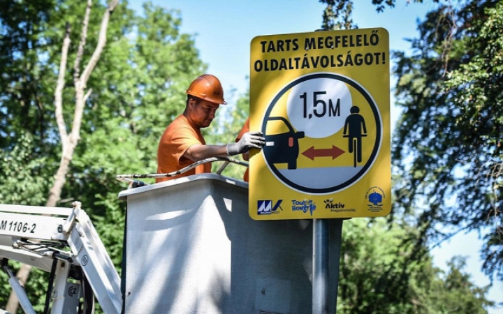 Táblákkal a kerékpárosok védelméért