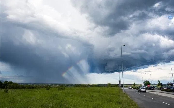 Eshet eső, fújhat szél