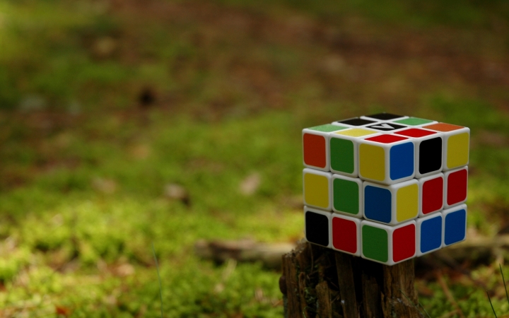 Bemutatták Rubik Ernő A mi kockánk című könyvét