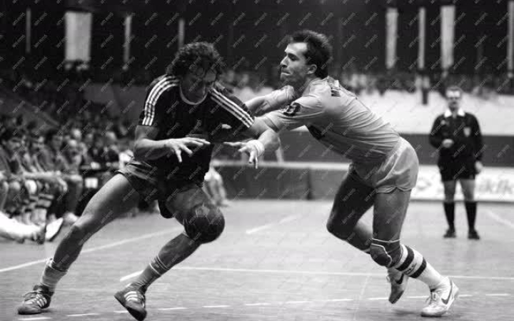 Iváncsik Mihály a 11. férfi tagja a Magyar Kézilabda Hírességek Csarnokának