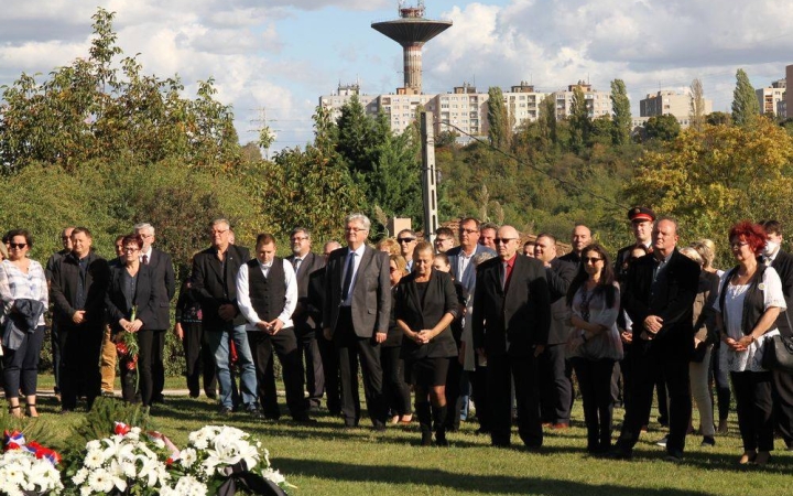 Közös tisztelgés a nemzeti gyásznapon