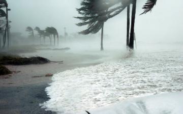 A Delta hurrikán kettes erősségű viharként ért partot