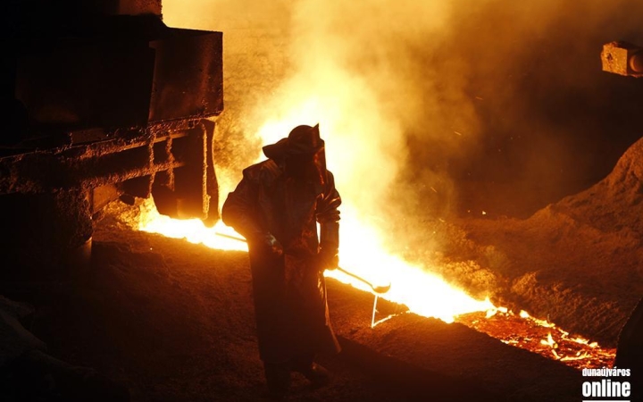 Akik nem akarnak segíteni, hagyják békén a Dunaferrt!
