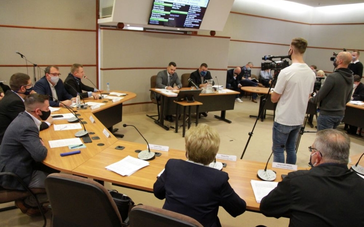 Közgyűlés: sok-sok fontos napirenddel – és Gombos függetlenként folytatta