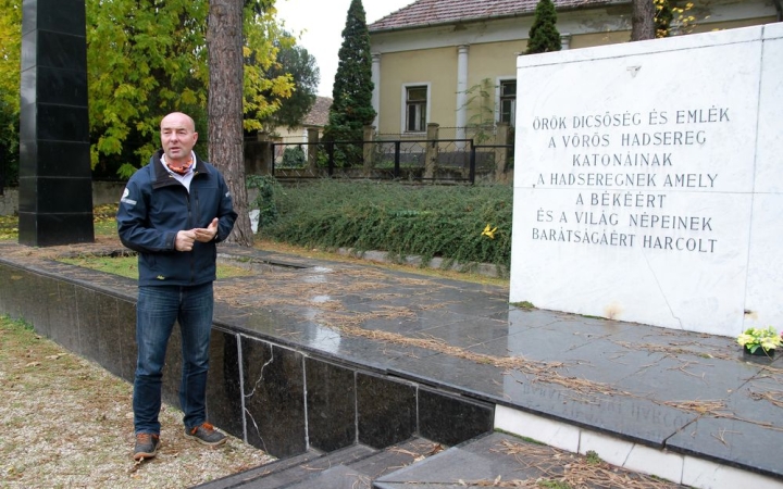 Méltó helyet keresnek a szovjet emlékműnek