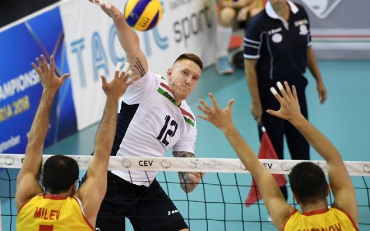 Tizennyolc játékos a válogatott keretben