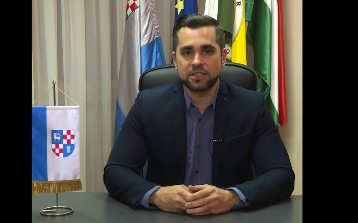 "Vigyázzanak magukra, vigyázzanak egymásra!"