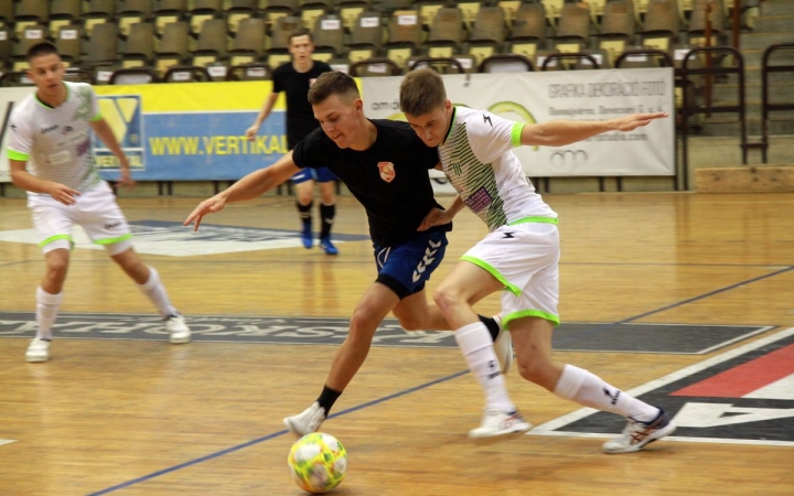 Tisztes helytállásban bízva