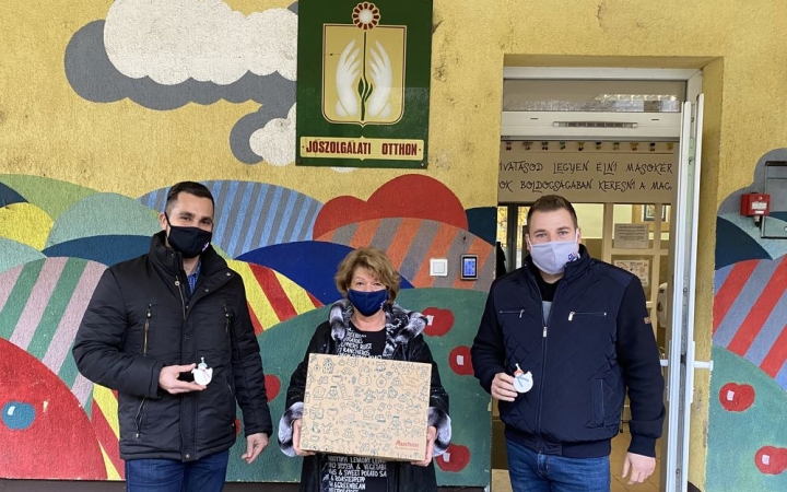  Vizit és gesztus a városvezetőktől