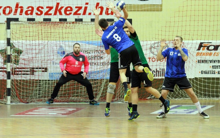 Bravúros döntetlen az éllovas ellen