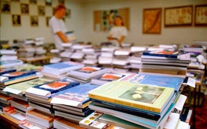 Augusztus 25-ig minden iskola megkapja a tankönyveket