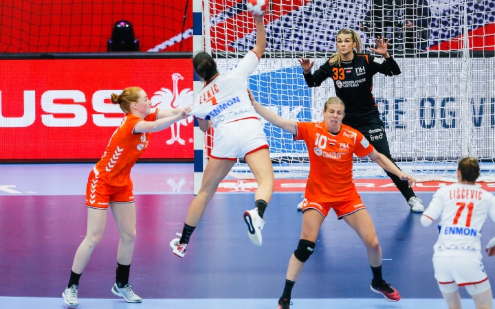 Szerb meglepetés-győzelem a magyar csoportban