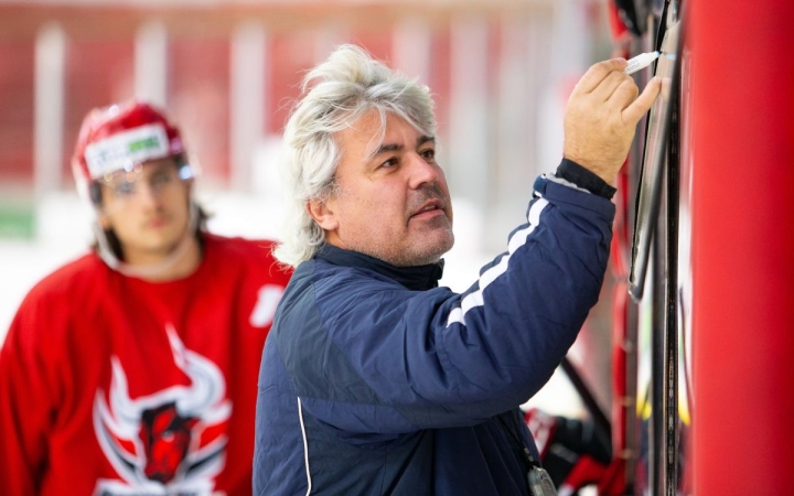 Cseh vezetőedző az Acélbikák élén