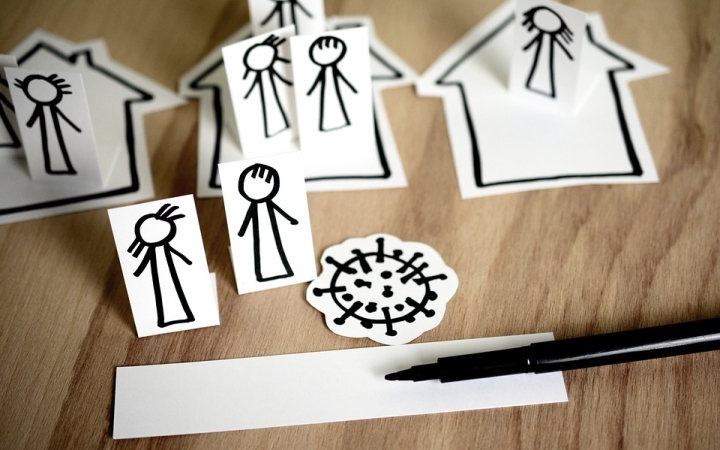 Koronavírus: még egy hónap korlátozás, tilalom