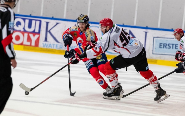 Az edzőváltás sem segített a Bikáknak