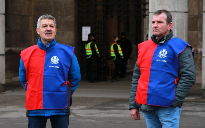 Dunaferr-ügy: elfogadhatatlan a szakszervezeti vezetők menesztése!