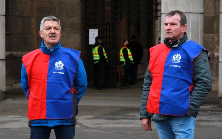 Dunaferr-ügy: elfogadhatatlan a szakszervezeti vezetők menesztése!