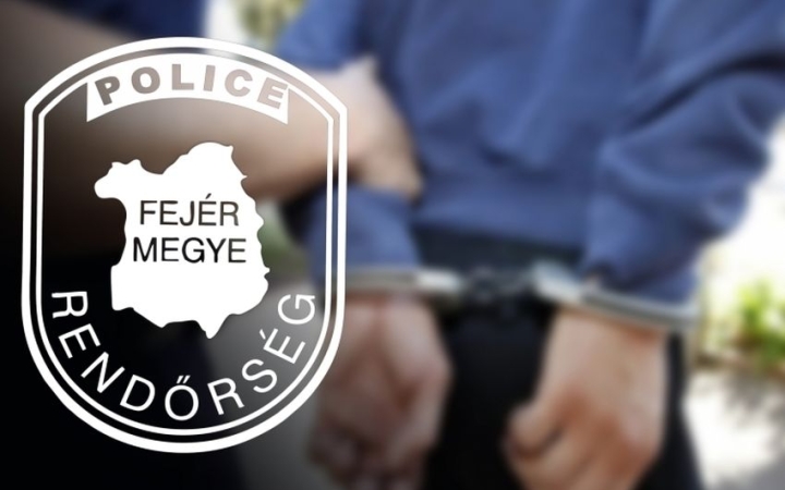 Autós üldözés után elfogás az Apáczain