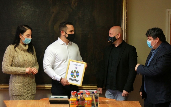 DSTV: a legjobb dalosokat köszöntötték