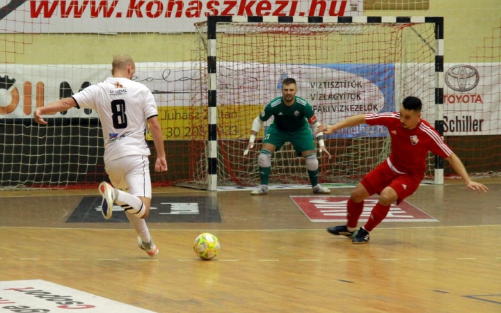 Szoros hazai vereség