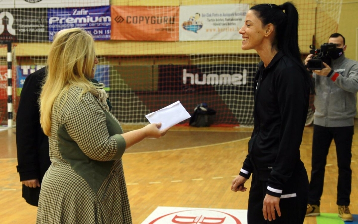 Kézilabdás segítség a nyári táborhoz