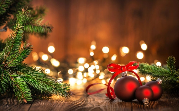 Áldott, békés, boldog karácsonyt kívánunk!