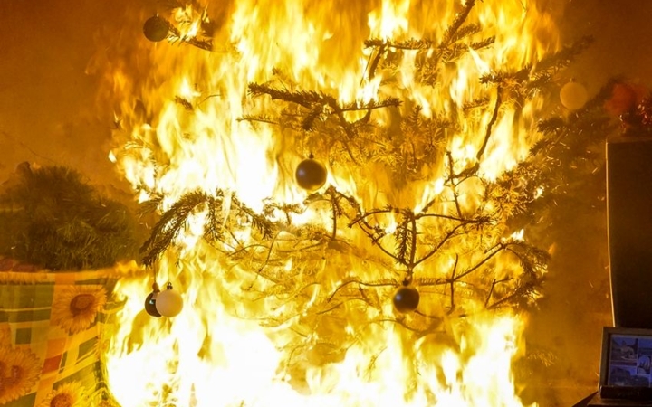 Előzzük meg a karácsonyfatüzeket!