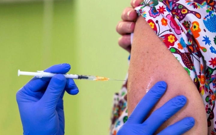 Koronavírus: az idősotthonokban is oltanak mától