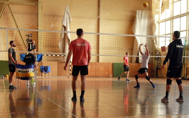 A listavezetőhöz látogatnak a röplabdázók