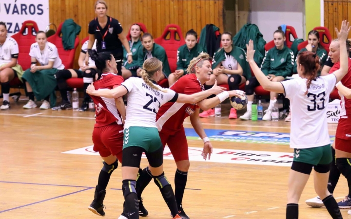 Továbbra is hibátlanul