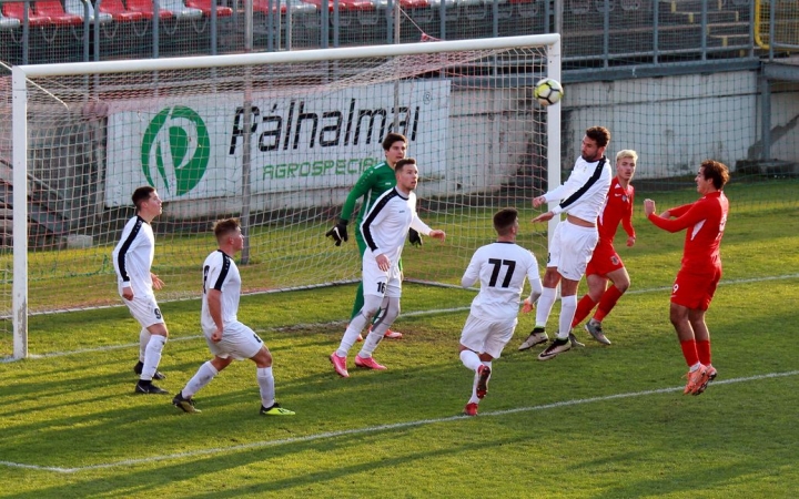 Öt edzőmeccs vár a labdarúgókra