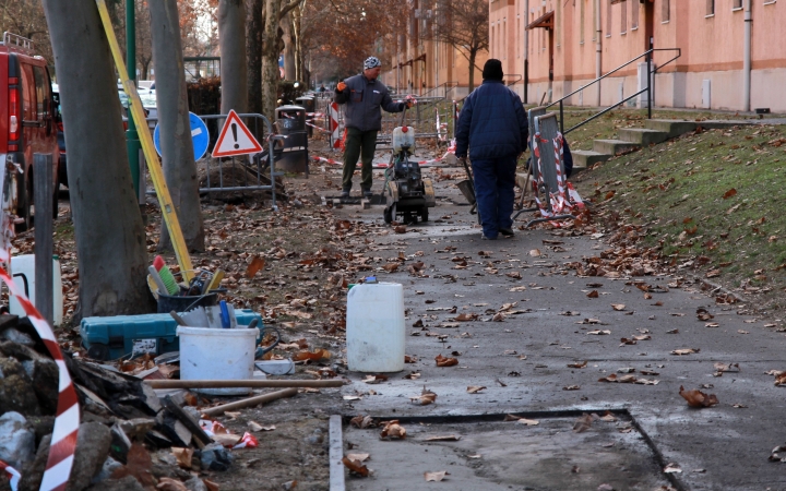 Járdafelújítás a Táncsics Mihály utcában