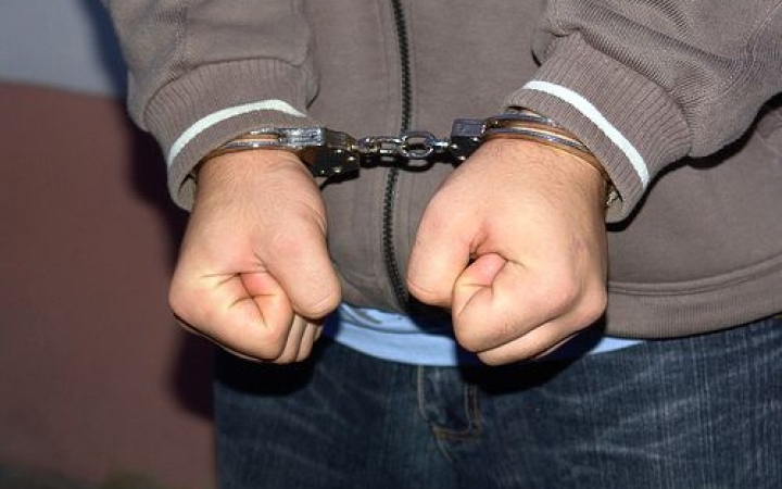 Zsaruhír: vádemelés a csaló ellen