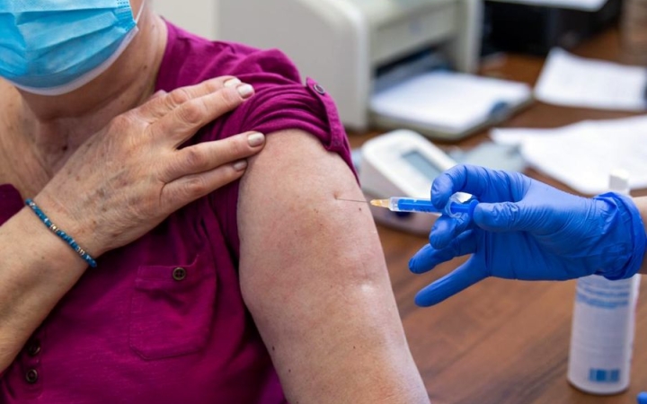 Az oltási program átalakítását sürgeti az ellenzék