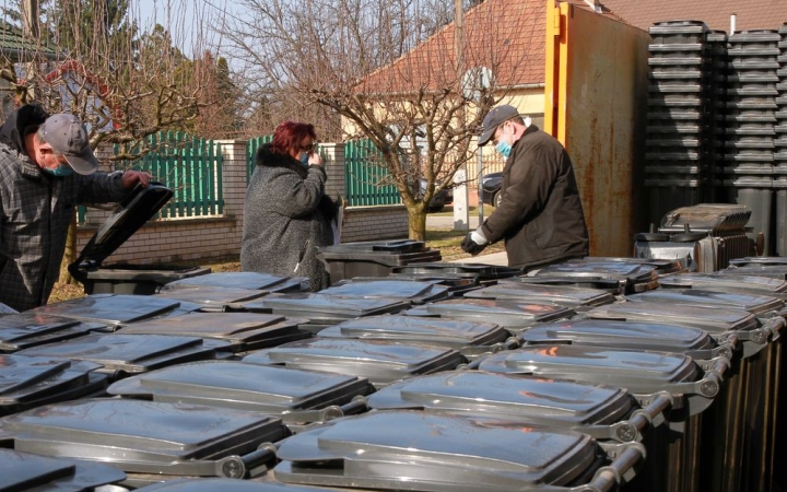 Szünetel a szelektív hulladékgyűjtők kiosztása
