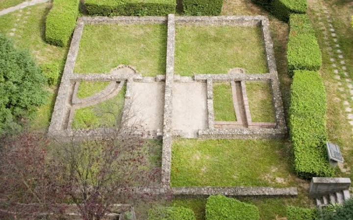 Kőtárunk a Rómain