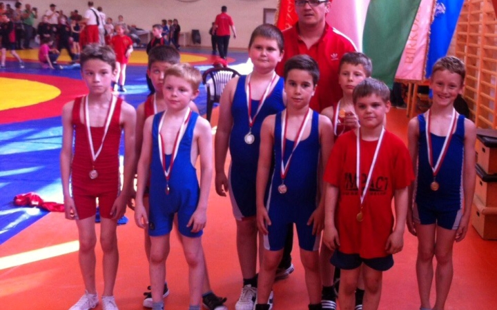 Birkózás: gyermek sikerek Pesterzsébeten