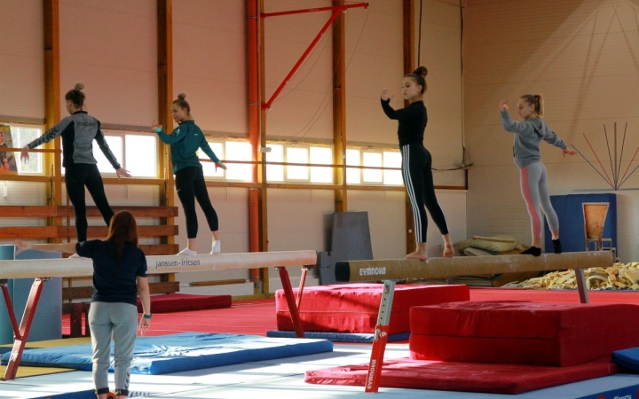 DSTV: készülnek a tornászok