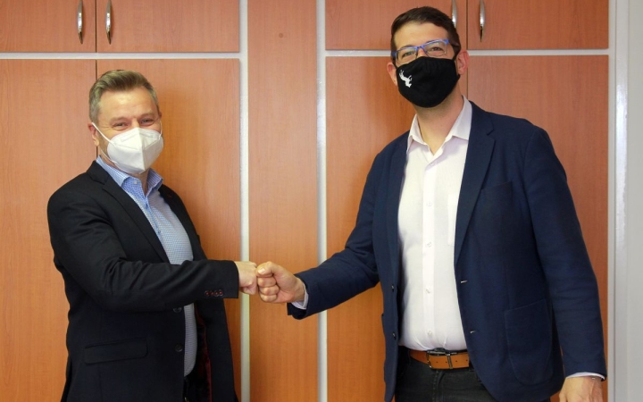 DSTV: támogatják az akadémiát