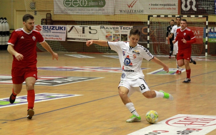 Nehéz csata előtt a futsalosok