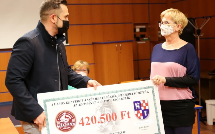 DSTV: Dunaújváros kenyere