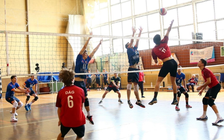 Döntőben az akadémisták