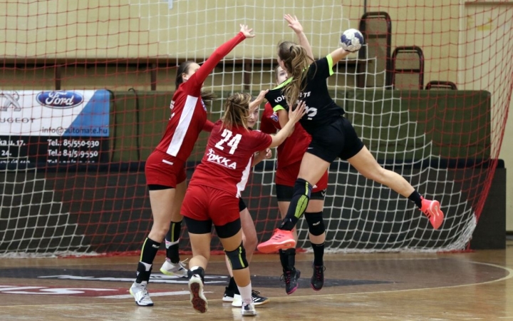 Szoros hazai vereség