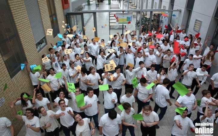 DSTV: visszatérés a középiskolába