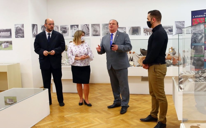 Intercisa Múzeum: "Múltba ásott város"