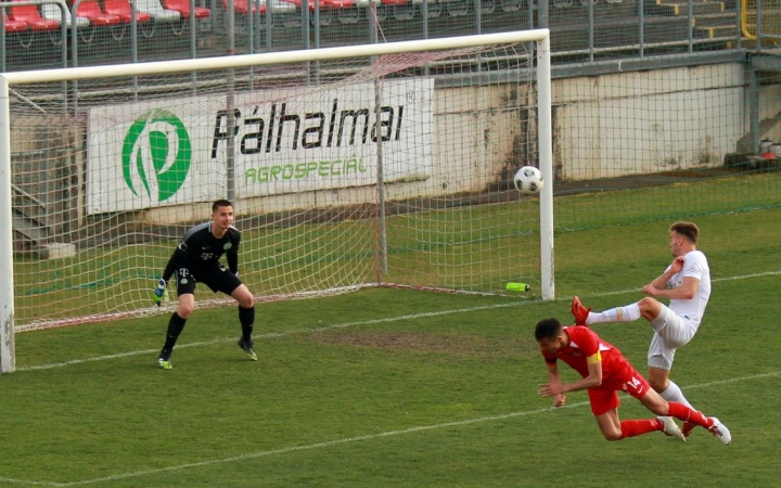 Fontos pontokra hajtanak