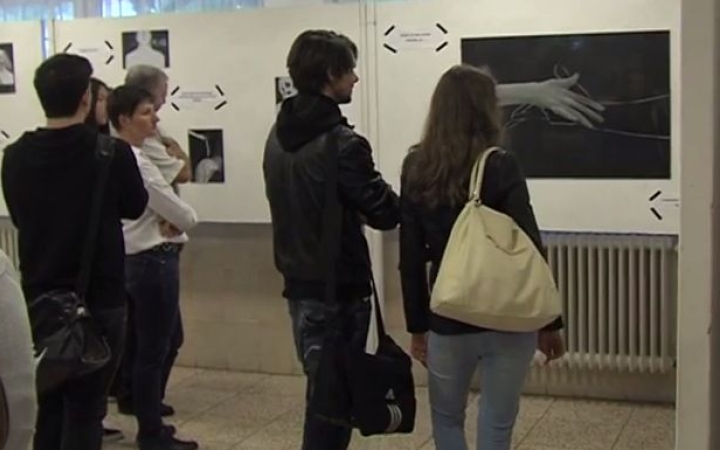 Újabb fiatal alkotó mutatkozhatott be a Szivacs Galériában