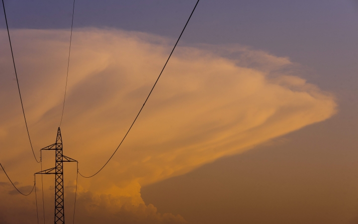 Kiadós esőnek nézünk elébe Kiadós esőnek nézünk elébe